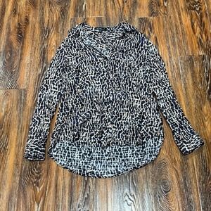 Velvet Heart Size XS Women's Black & Cream Animal Print Button-Down Shirt Long